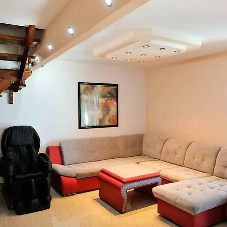 Raj 5 Apartment *